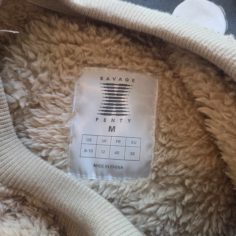 Savage X Fenty Undercover Softie Plush Teddy Cropped Sweatshirt, Doe Eyed Beige - Picture 8 of 8